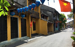 Phố cổ Hội An vắng lặng dù sắp tới kì nghỉ lễ 30/4 và 1/5
