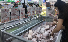 Thịt heo nhập khẩu tràn lan  chợ mạng, mỗi nơi một giá, người mua hỏi chất lượng, người bán trả lời: Cứ ăn sẽ rõ