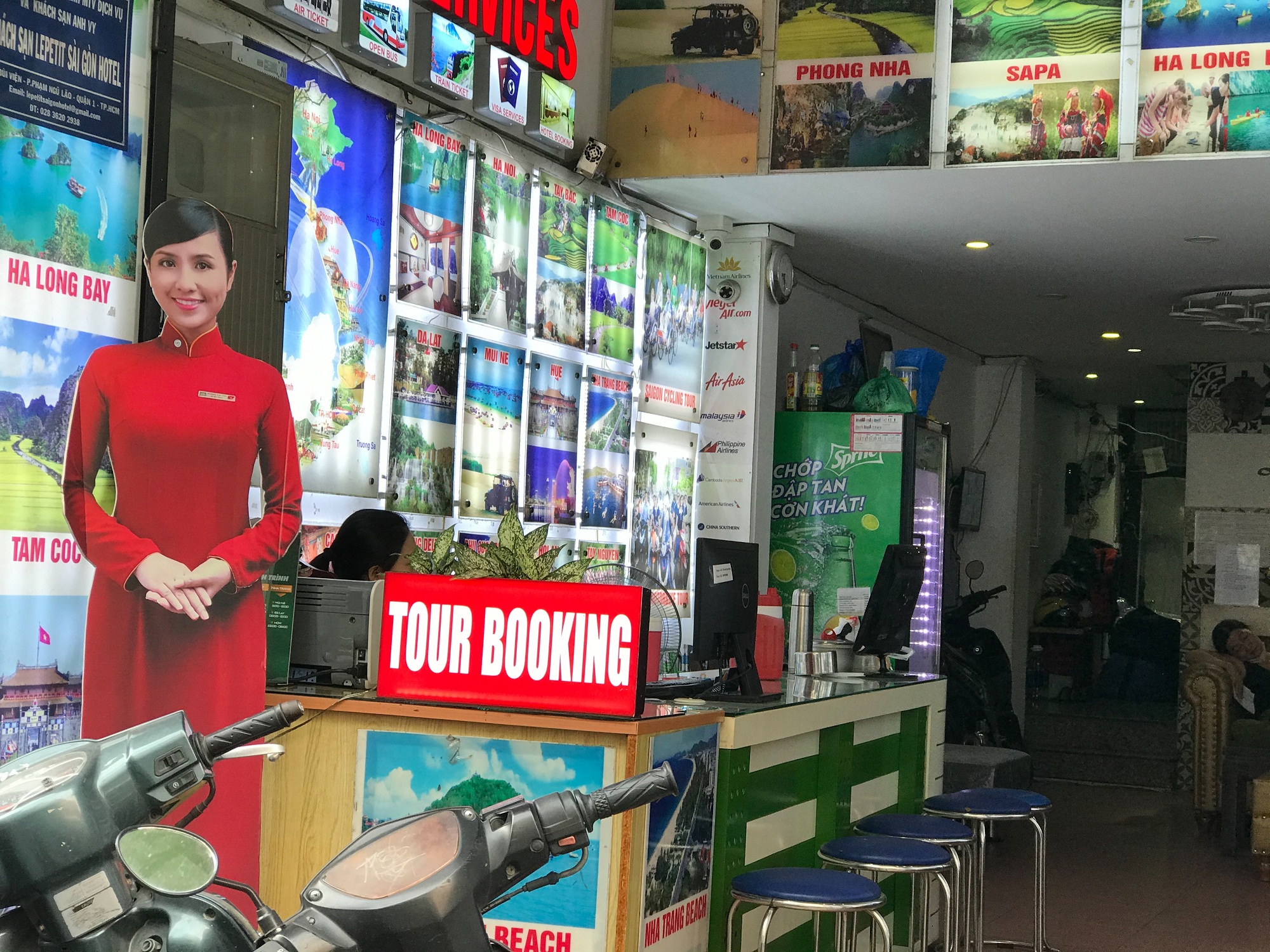 Du lịch TP.HCM ảm đạm chưa từng có mùa lễ 30/4 – 1/5 năm nay - Ảnh 12. Du lịch TP.HCM ảm đạm chưa từng có mùa lễ 30/4 – 1/5 năm nay - Ảnh 12.