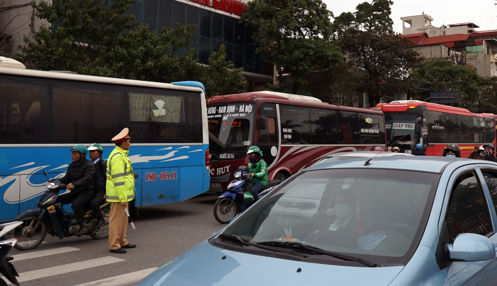 Bộ GTVT yêu cầu phương tiện vận tải hành khách phải có nhiều trang bị phòng Covid-19 - Ảnh 1. Bộ GTVT yêu cầu phương tiện vận tải hành khách phải có nhiều trang bị phòng Covid-19 - Ảnh 1.