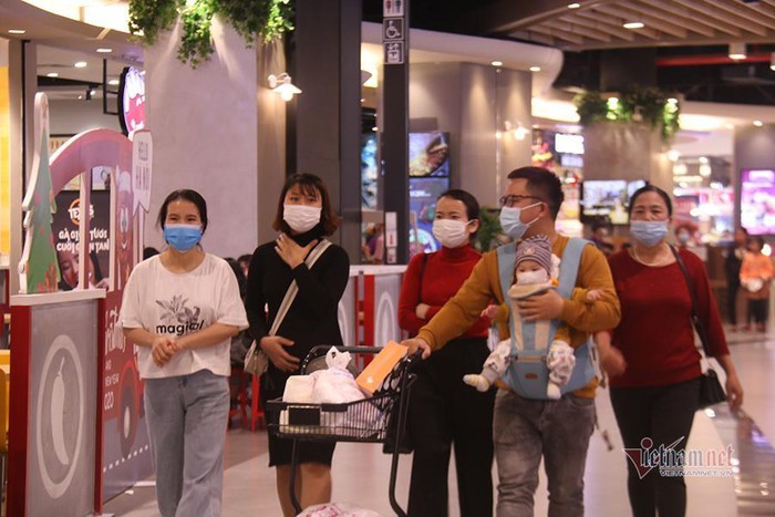 Hà Nội cho phép hiệu cắt tóc hoạt động, siêu thị 9h mới mở cửa - Ảnh 2.
