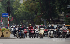 Hà Nội cho phép hiệu cắt tóc hoạt động, siêu thị 9h mới mở cửa