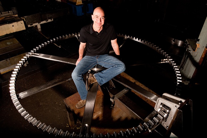 Chiếc đồng hồ khổng lồ trong núi của tỉ phú Jeff Bezos - Ảnh 1. Chiếc đồng hồ khổng lồ trong núi của tỉ phú Jeff Bezos - Ảnh 1.