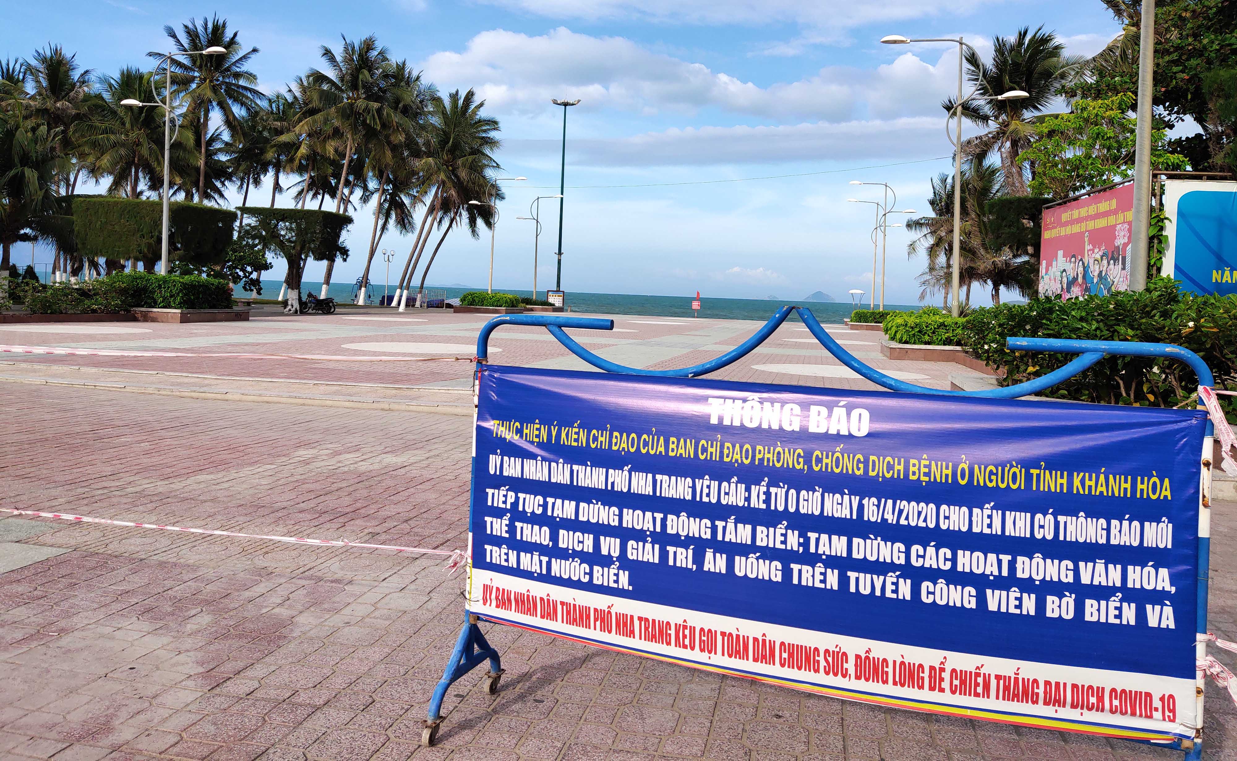 Nha Trang khách sạn, khu du lịch, hàng quán vắng vẻ trước lễ 30/4 - Ảnh 5. Nha Trang khách sạn, khu du lịch, hàng quán vắng vẻ trước lễ 30/4 - Ảnh 5.