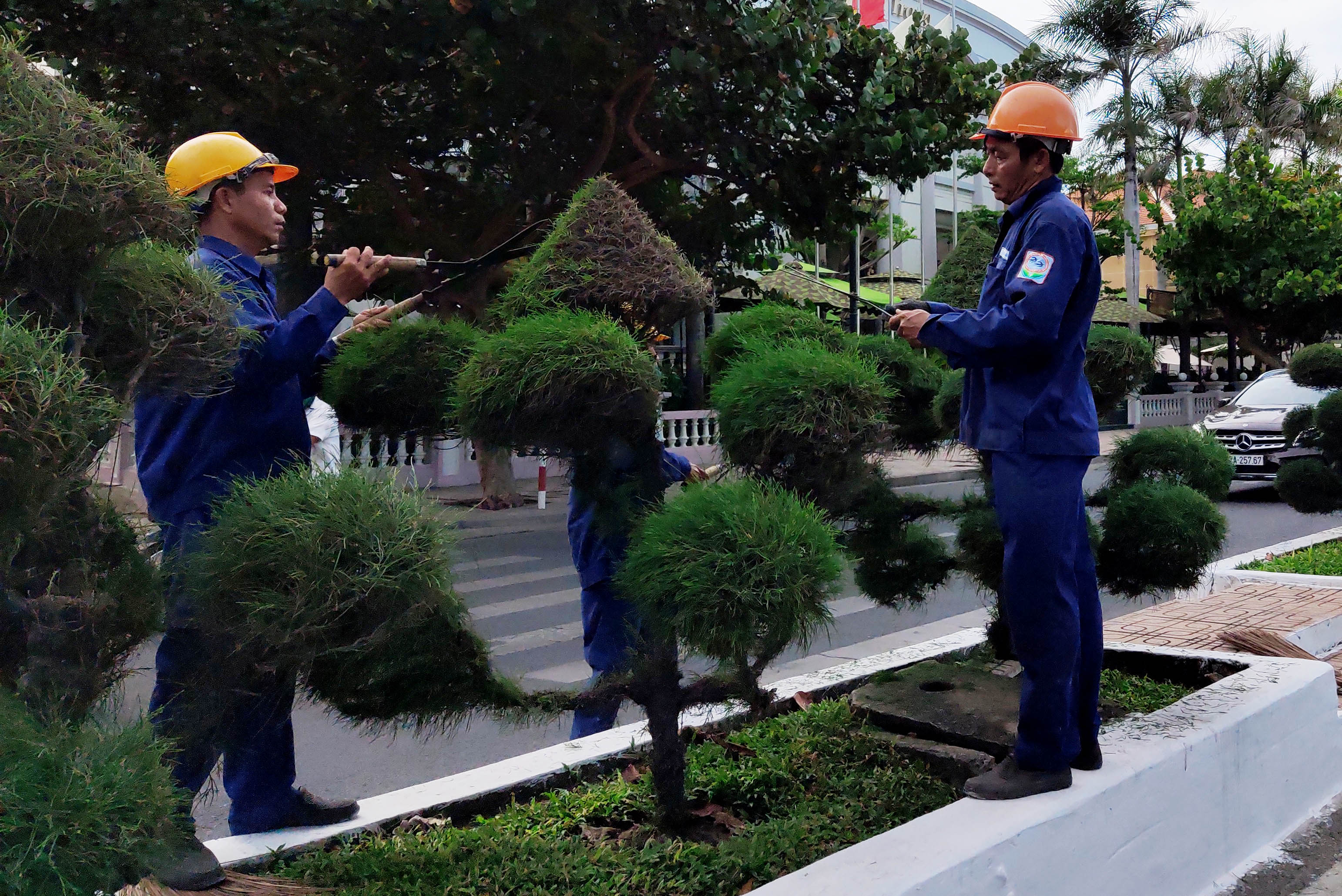 Nha Trang khách sạn, khu du lịch, hàng quán vắng vẻ trước lễ 30/4 - Ảnh 14. Nha Trang khách sạn, khu du lịch, hàng quán vắng vẻ trước lễ 30/4 - Ảnh 14.