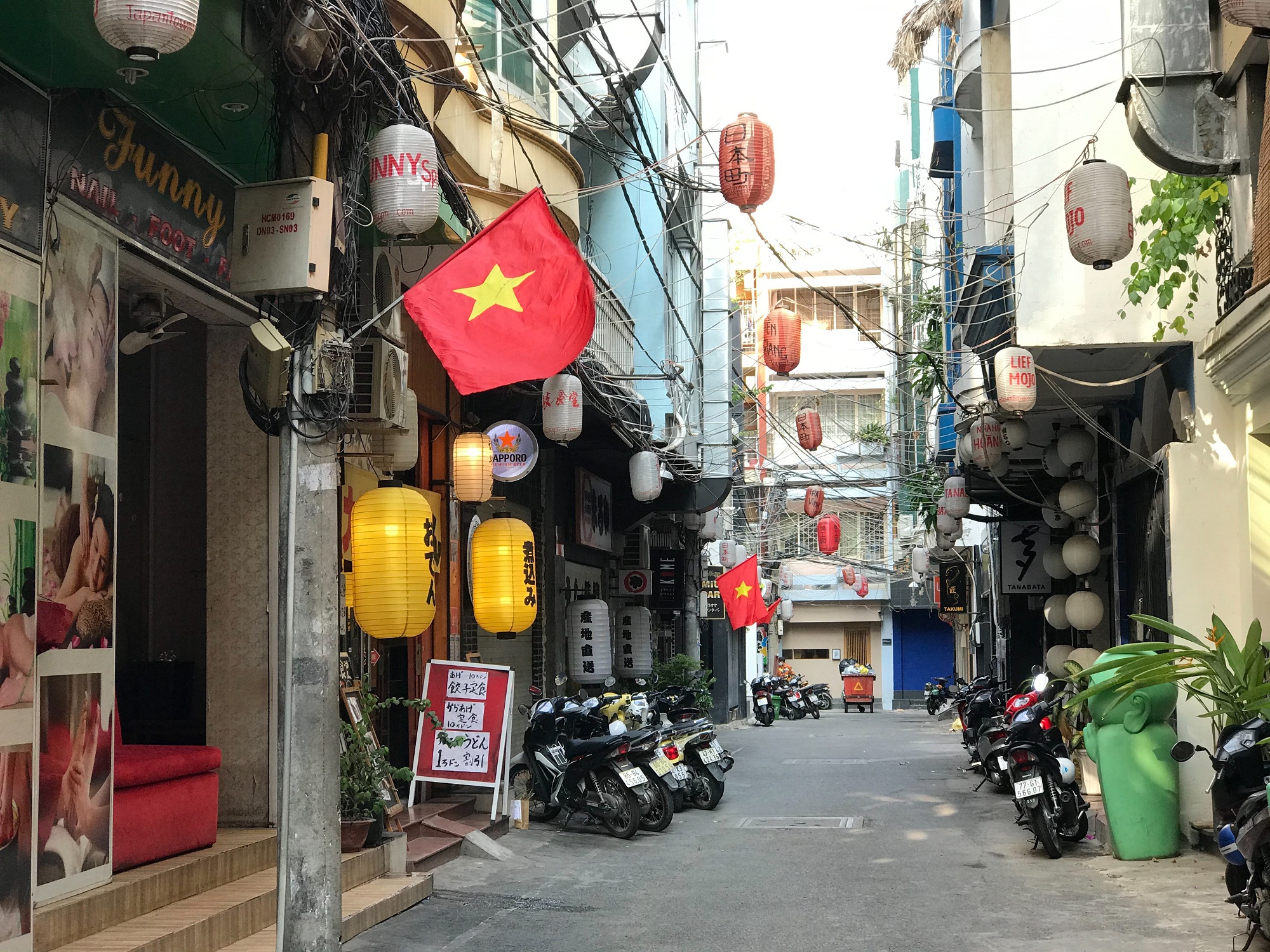 Du lịch TP.HCM ảm đạm chưa từng có mùa lễ 30/4 – 1/5 năm nay - Ảnh 2. Du lịch TP.HCM ảm đạm chưa từng có mùa lễ 30/4 – 1/5 năm nay - Ảnh 2.