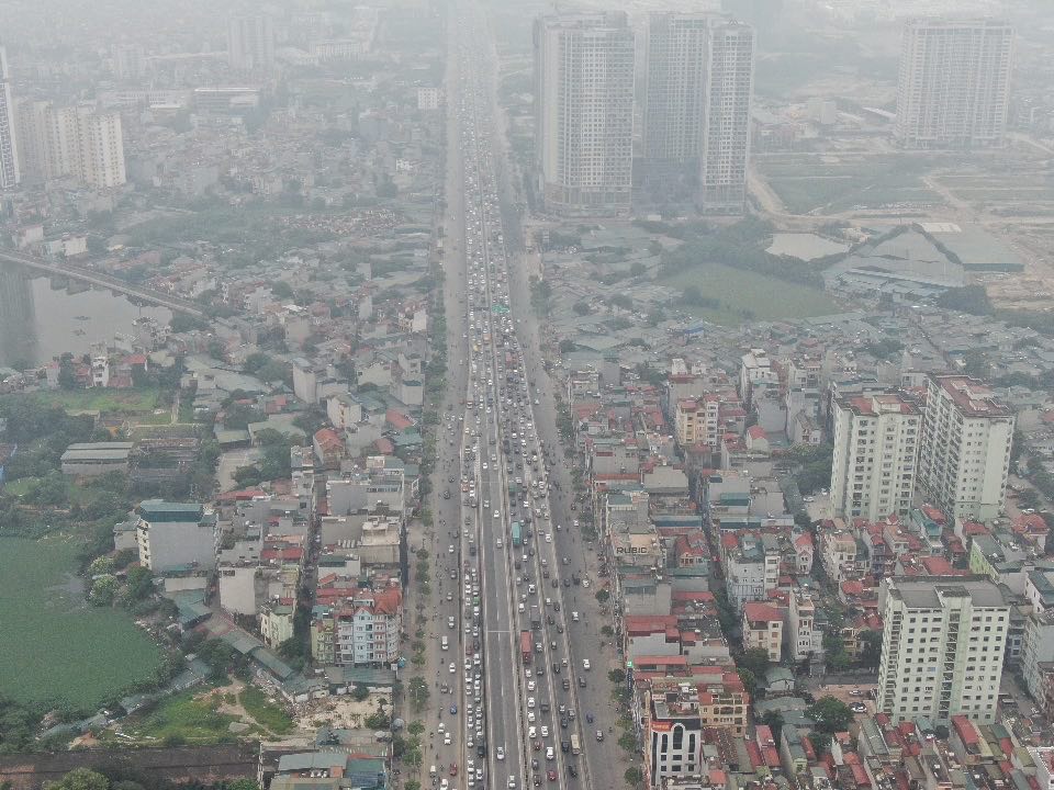 Hà Nội: Bến xe vắng khách, đường vành đai 3 ùn tắc kéo dài - Ảnh 10. Hà Nội: Bến xe vắng khách, đường vành đai 3 ùn tắc kéo dài - Ảnh 10.