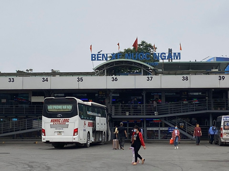 Hà Nội: Bến xe vắng khách, đường vành đai 3 ùn tắc kéo dài - Ảnh 3. Hà Nội: Bến xe vắng khách, đường vành đai 3 ùn tắc kéo dài - Ảnh 3.