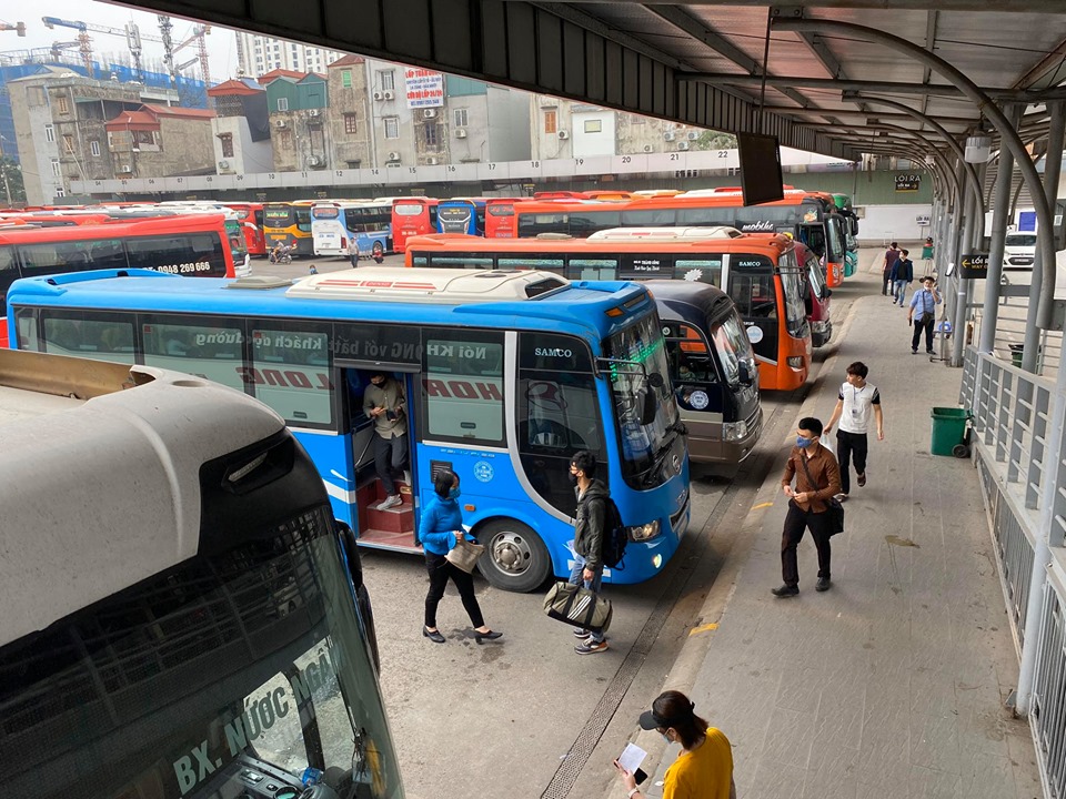 Hà Nội: Bến xe vắng khách, đường vành đai 3 ùn tắc kéo dài - Ảnh 4. Hà Nội: Bến xe vắng khách, đường vành đai 3 ùn tắc kéo dài - Ảnh 4.