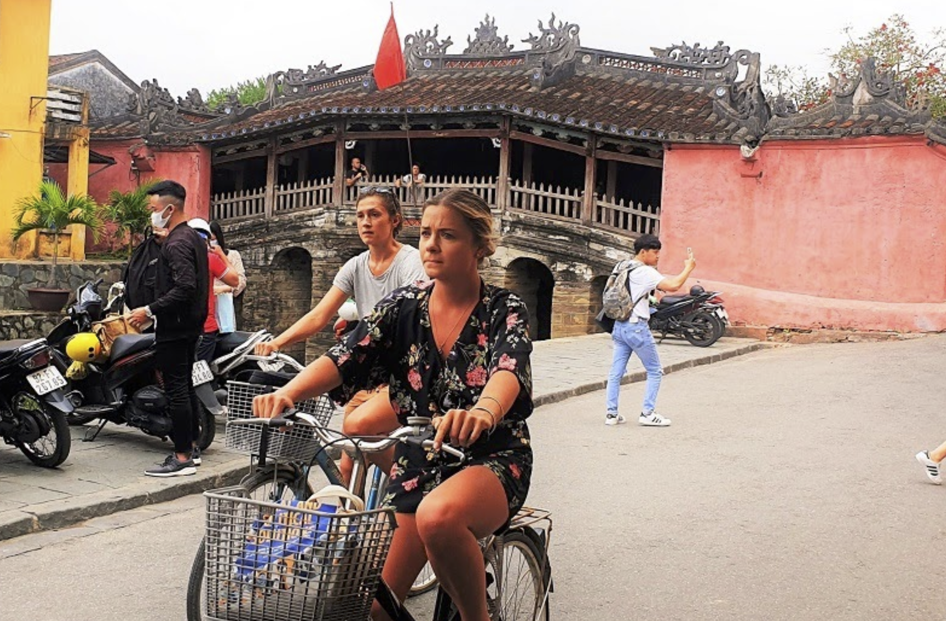 Trong 10 năm qua, chưa khi nào thấy Hội An ế khách du lịch ở phố cổ lẫn bãi biển An Bàng thế này - Ảnh 1. Trong 10 năm qua, chưa khi nào thấy Hội An ế khách du lịch ở phố cổ lẫn bãi biển An Bàng thế này - Ảnh 1.
