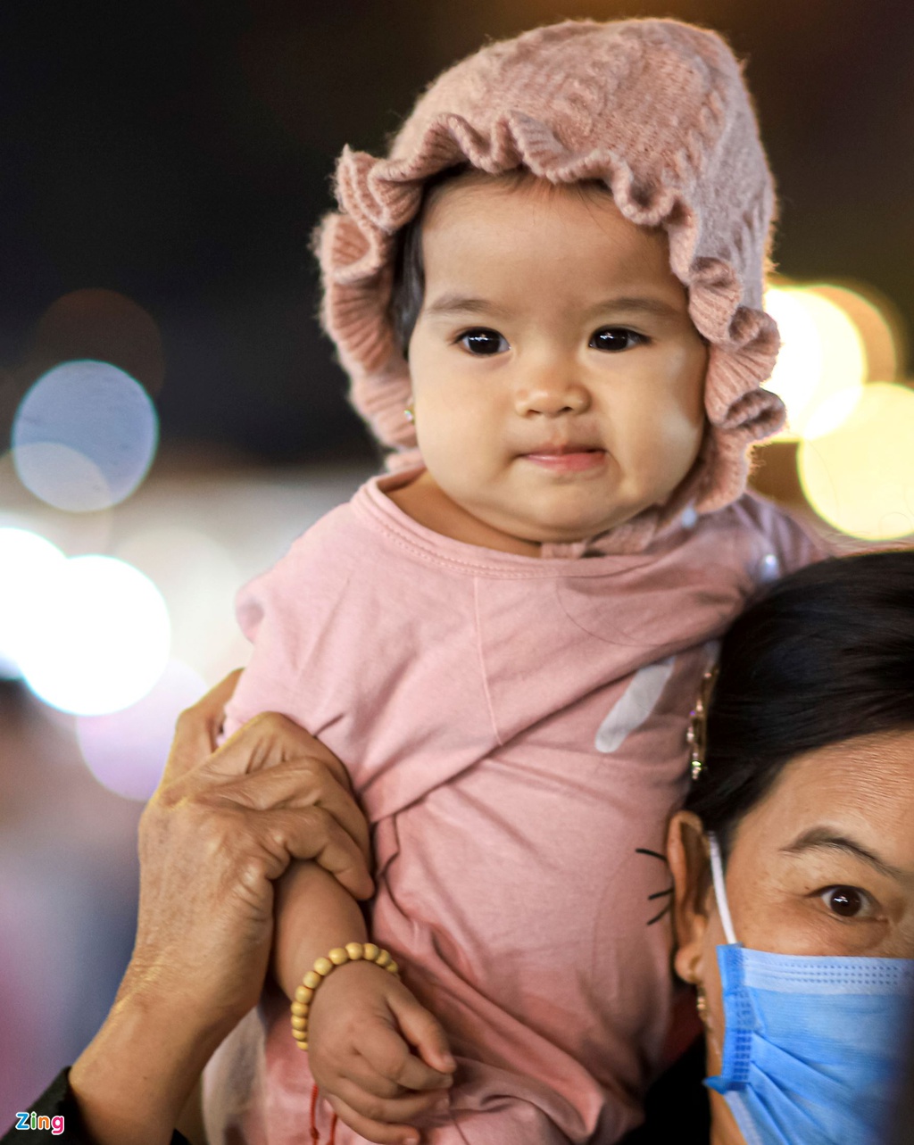 Chen chúc ở chợ đêm Đà Lạt - Ảnh 10.