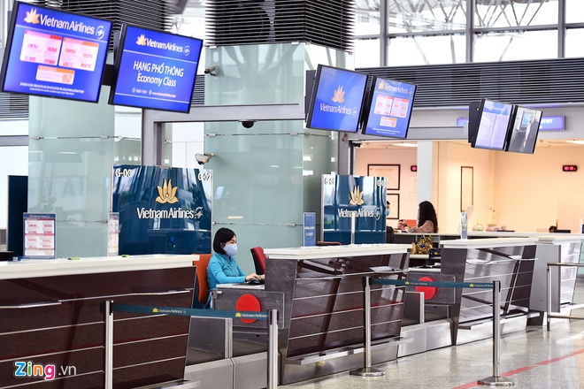 Khách mua được vé máy bay Tết 2021 từ tháng 4, giá rẻ hơn năm trước - Ảnh 1.