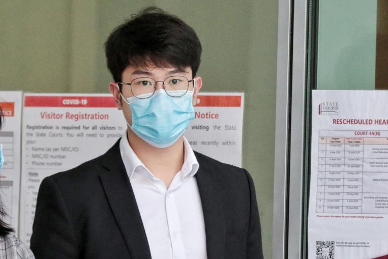 Ra khỏi nhà 30 phút trước khi kết thúc lệnh cách li Covid-19, một người Singapore bị phạt 1.500USD - Ảnh 1. Ra khỏi nhà 30 phút trước khi kết thúc lệnh cách li Covid-19, một người Singapore bị phạt 1.500USD - Ảnh 1.