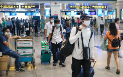 Tăng bay nội địa, tất cả khách buộc phải khai báo y tế