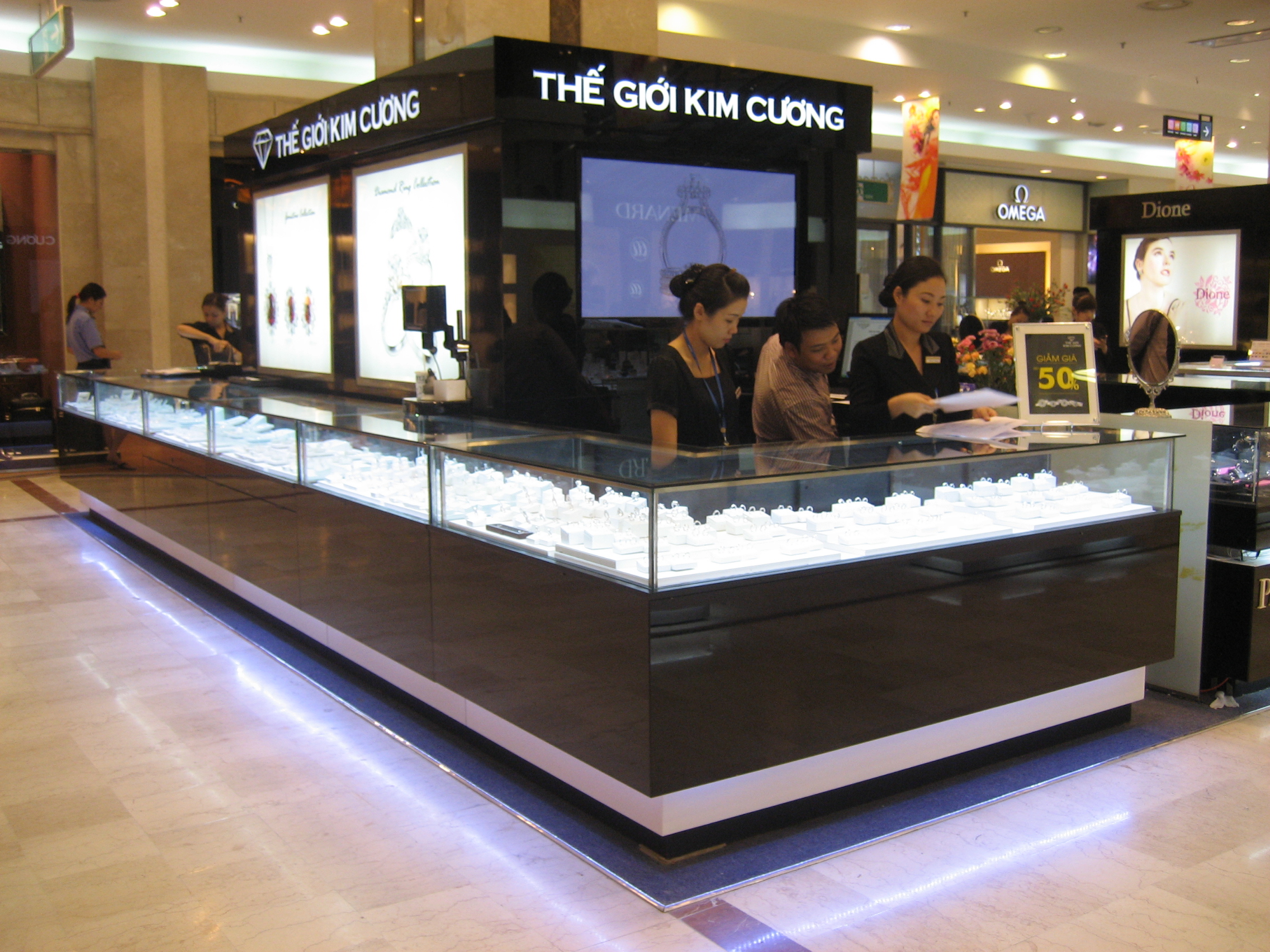 Doji thâu tóm chuỗi Thế Giới Kim Cương - Ảnh 1.