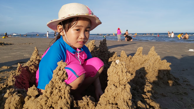Bãi tắm công cộng ở Vũng Tàu đông nghịt người - Ảnh 4. Bãi tắm công cộng ở Vũng Tàu đông nghịt người - Ảnh 4.