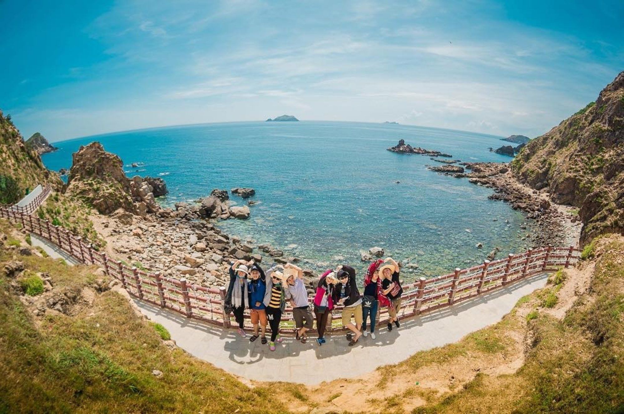 Chủ tịch Vietravel đề xuất giải pháp hỗ trợ phục hồi du lịch: Thực hiện các 'tam giác phát triển', mở lại chọn lọc các đường bay trong nước - Ảnh 2. Chủ tịch Vietravel đề xuất giải pháp hỗ trợ phục hồi du lịch: Thực hiện các 'tam giác phát triển', mở lại chọn lọc các đường bay trong nước - Ảnh 2.
