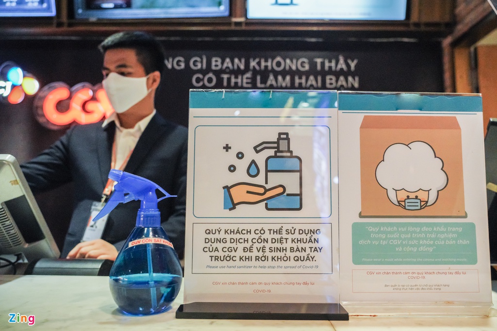 Rạp chiếu phim thực hiện giãn cách, khử khuẩn ngày trở lại - Ảnh 12. Rạp chiếu phim thực hiện giãn cách, khử khuẩn ngày trở lại - Ảnh 12.
