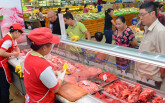 Giá cả thị trường hôm nay 12/5: Heo hơi trong nước sốt chưa từng có