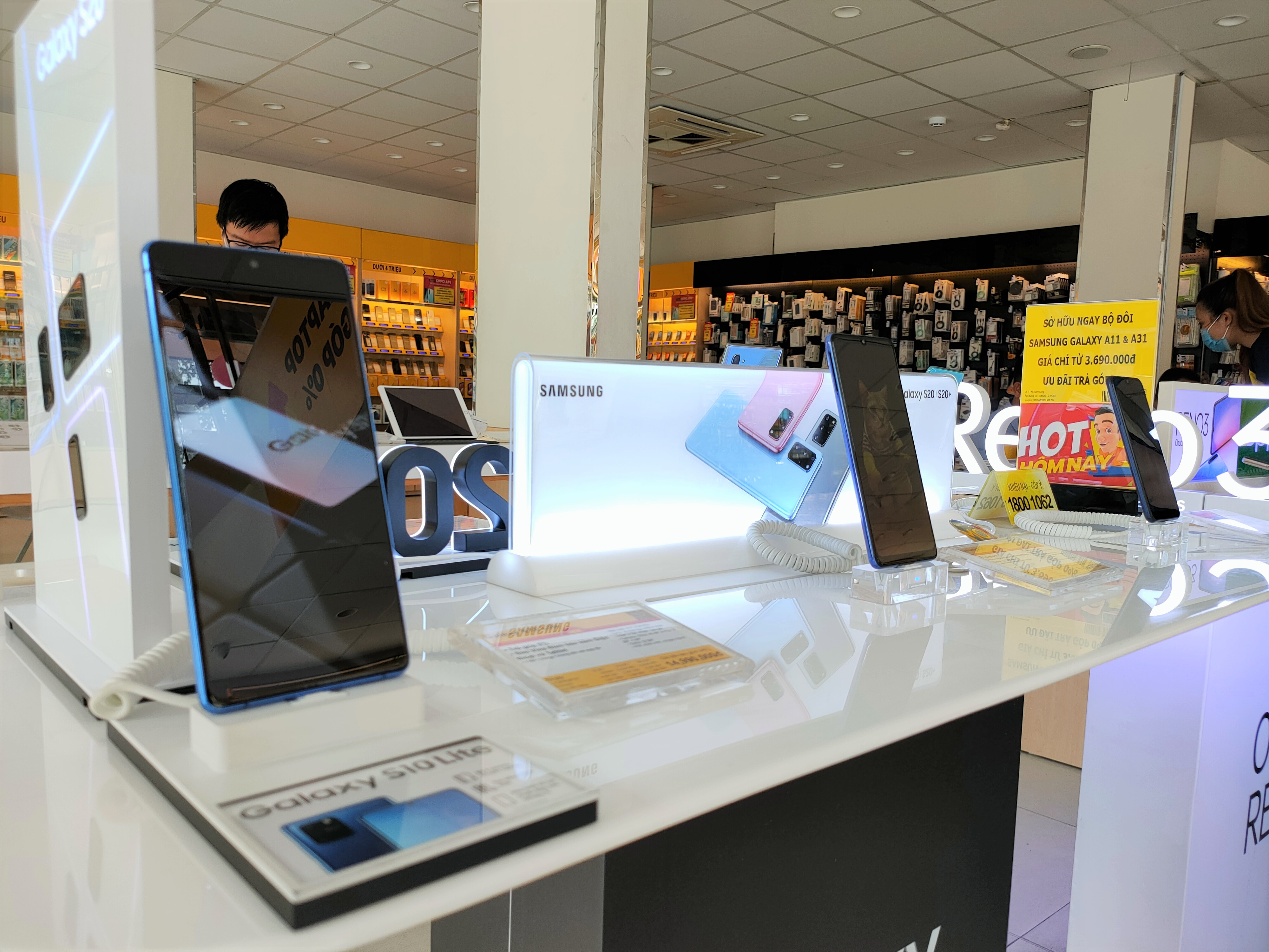 Điện thoại giảm giá: iPhone và Android có nhiều biến động - Ảnh 1.