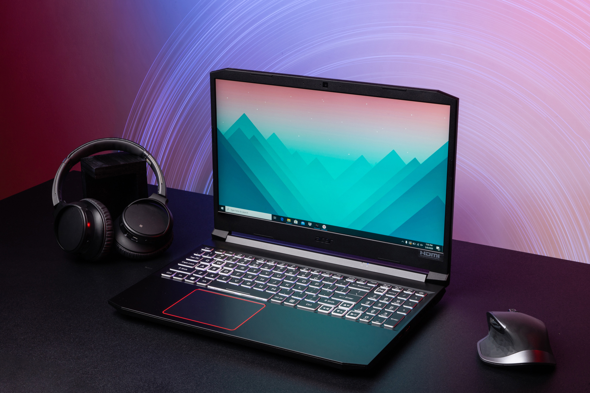 Laptop thi nhau tung hàng mới, chuỗi bán lẻ kích cầu giảm thêm tiền - Ảnh 4. Laptop thi nhau tung hàng mới, chuỗi bán lẻ kích cầu giảm thêm tiền - Ảnh 4.