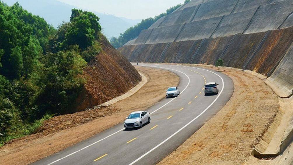 Doanh nghiệp nào trúng sơ tuyển nhiều dự án cao tốc Bắc - Nam nhất? - Ảnh 1. Doanh nghiệp nào trúng sơ tuyển nhiều dự án cao tốc Bắc - Nam nhất? - Ảnh 1.