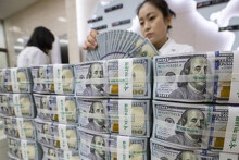 Những doanh nghiệp trữ hàng tỉ USD tiền mặt giữa đại dịch