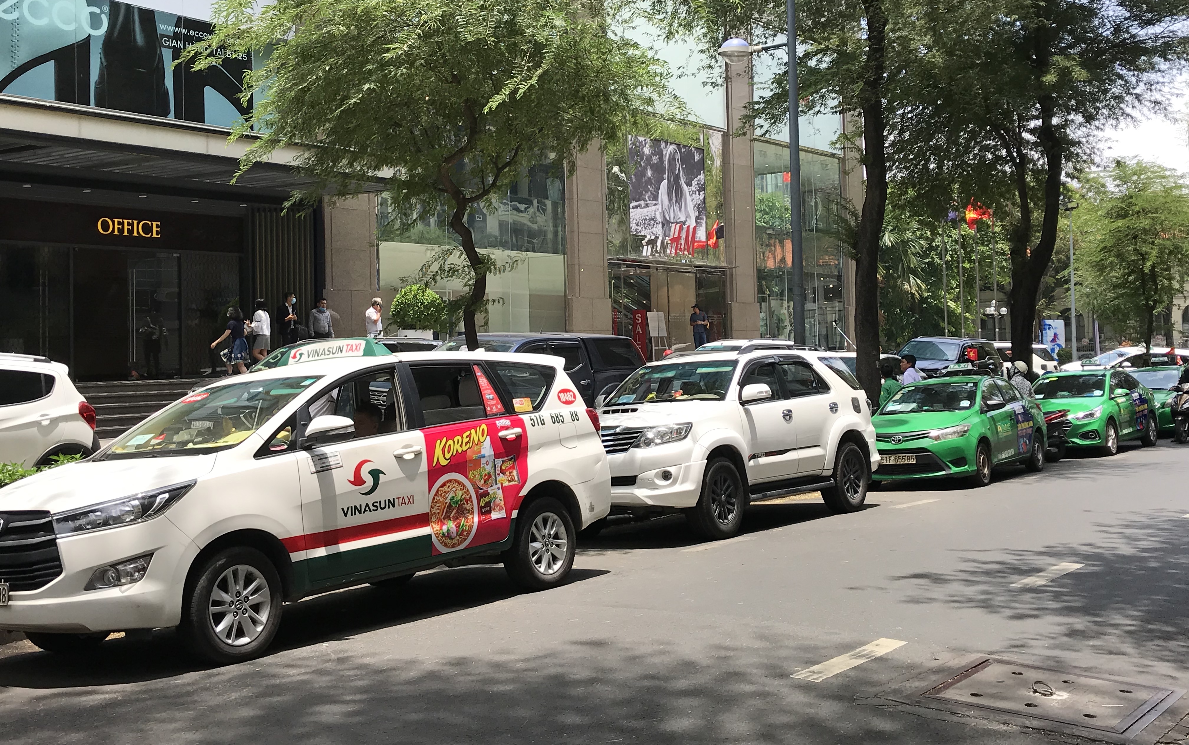 Vinasun giảm giá cước taxi - Ảnh 1.