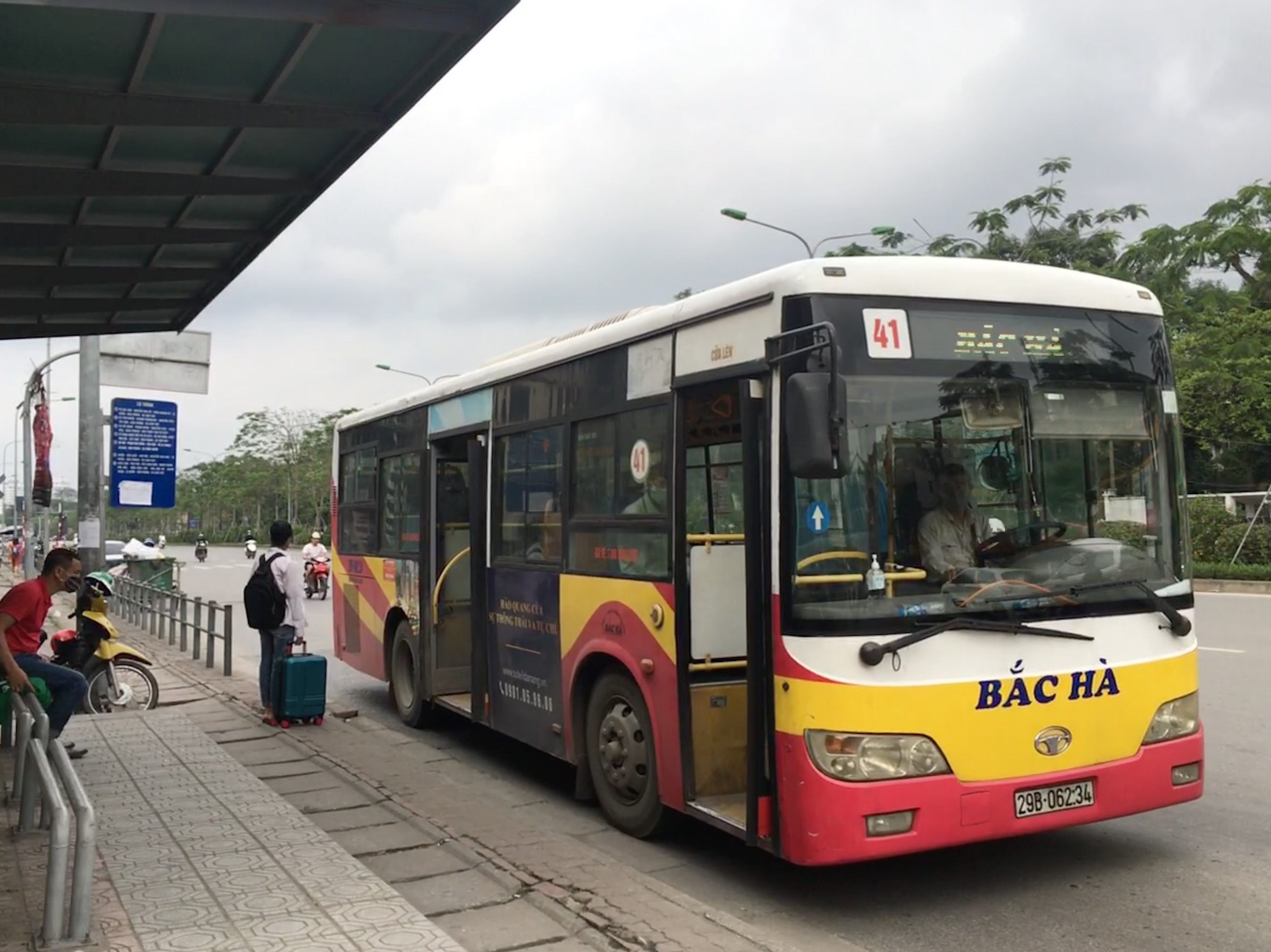Lộ trình xe buýt 41 Hà Nội: Từ Nghi Tàm đi bến xe Giáp Bát - Ảnh 1. Lộ trình xe buýt 41 Hà Nội: Từ Nghi Tàm đi bến xe Giáp Bát - Ảnh 1.