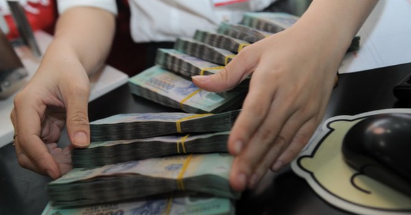 Ngân hàng đồng loạt hạ tiếp lãi suất tiết kiệm về 4,25%/năm sau lệnh của Ngân hàng Nhà nước - Ảnh 2. Ngân hàng đồng loạt hạ tiếp lãi suất tiết kiệm về 4,25%/năm sau lệnh của Ngân hàng Nhà nước - Ảnh 2.