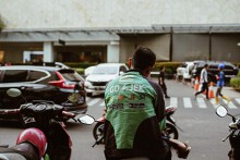 Gọi xe thất thủ, giao đồ ăn lên ngôi trong dịch Covid-19