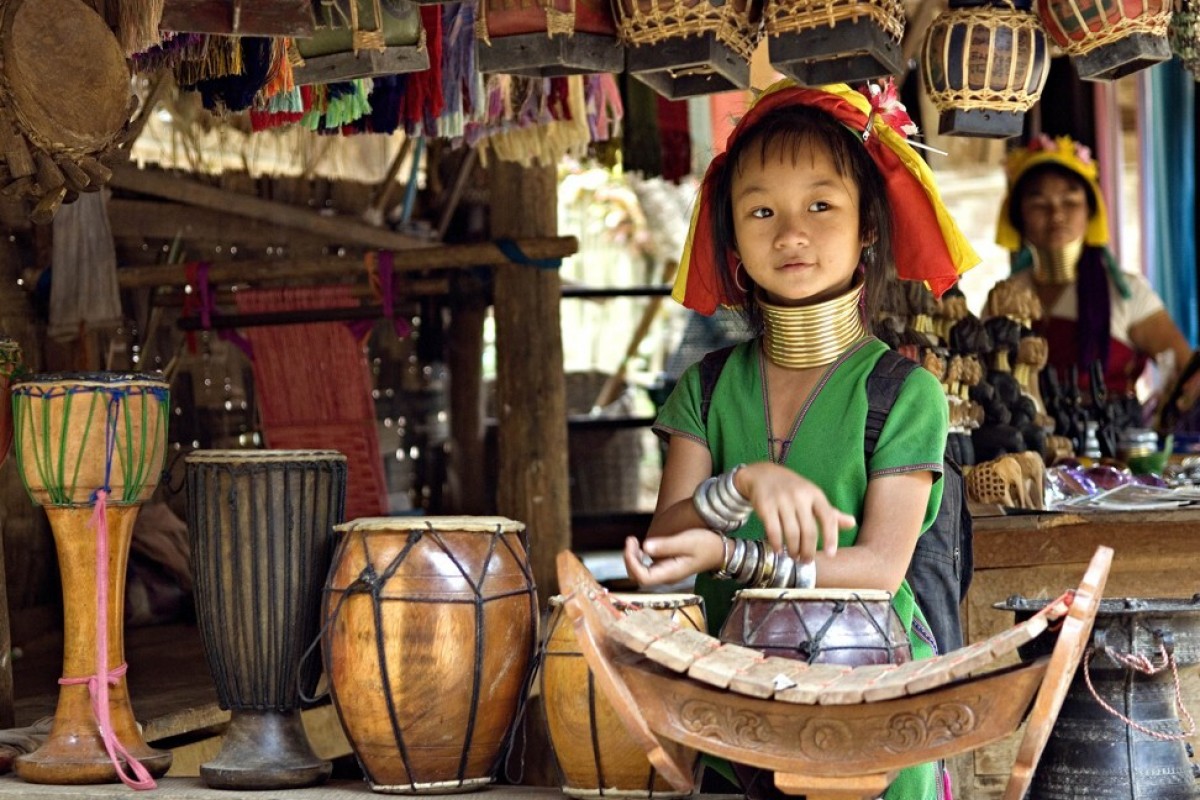 Bản Cát Cát nằm trong danh sách những ngôi làng độc đáo nên ghé thăm sau dịch Covid-19 - Ảnh 7. Bản Cát Cát nằm trong danh sách những ngôi làng độc đáo nên ghé thăm sau dịch Covid-19 - Ảnh 7.