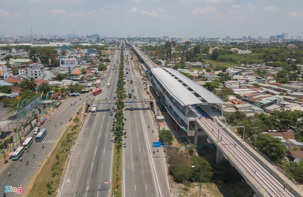 Metro số 1 gấp rút hoàn thiện đón đoàn tàu đầu tiên chạy thử nghiệm - Ảnh 6. Metro số 1 gấp rút hoàn thiện đón đoàn tàu đầu tiên chạy thử nghiệm - Ảnh 6.