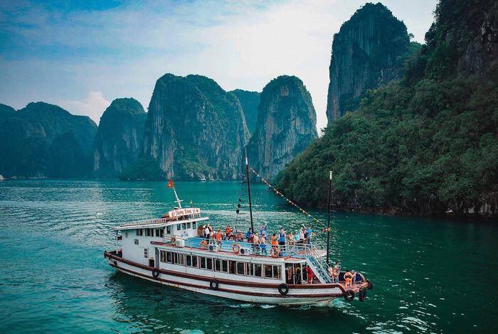 Quảng Ninh chính thức cho phép miễn, giảm phí tham quan tại một số khu du lịch - Ảnh 1. Quảng Ninh chính thức cho phép miễn, giảm phí tham quan tại một số khu du lịch - Ảnh 1.