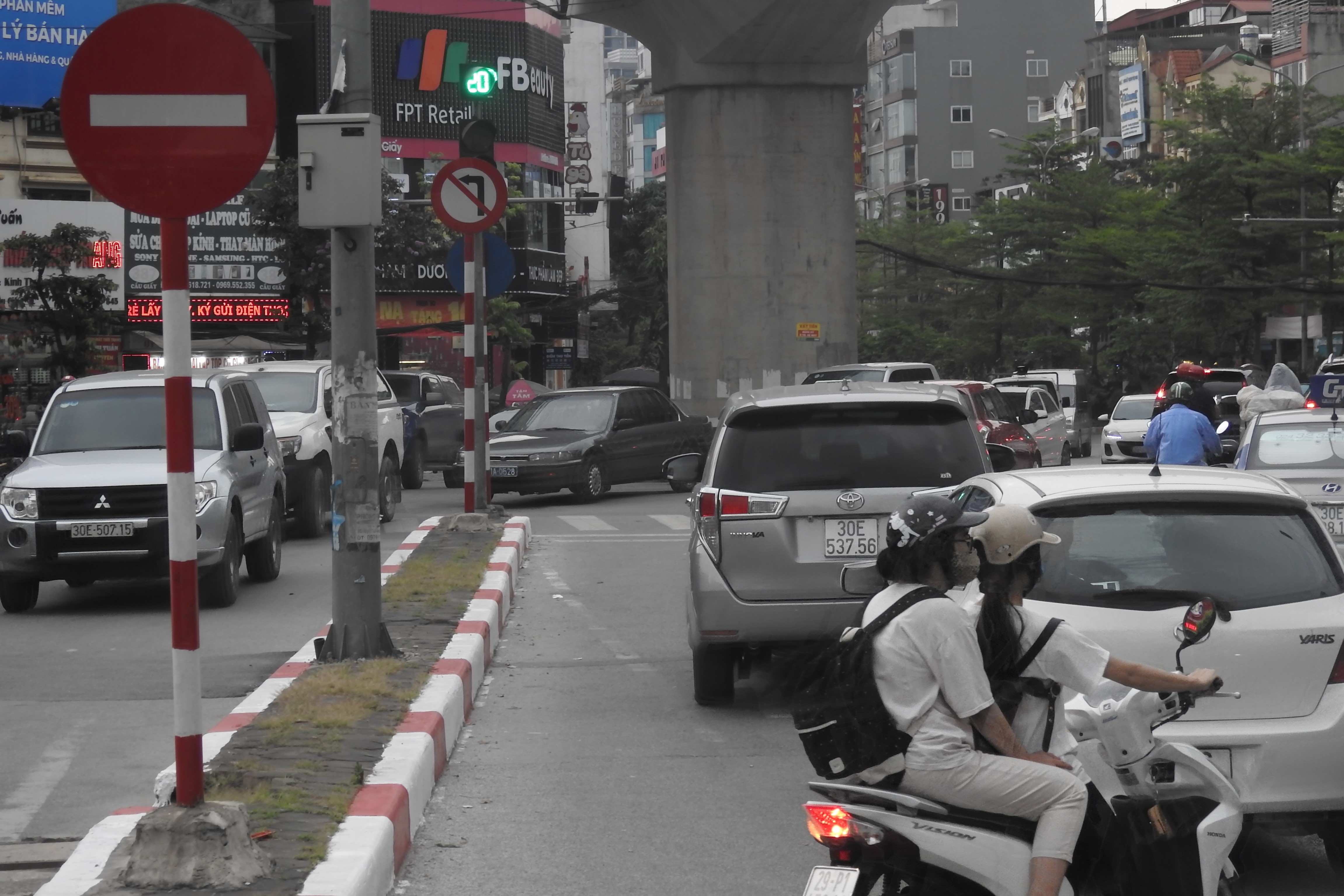 Nút giao thông dễ bị phạt ở Hà Nội: Ngã tư Xuân Thủy - Cầu Giấy - Trần Thái Tông - Nguyễn Phong Sắc - Ảnh 4. Nút giao thông dễ bị phạt ở Hà Nội: Ngã tư Xuân Thủy - Cầu Giấy - Trần Thái Tông - Nguyễn Phong Sắc - Ảnh 4.