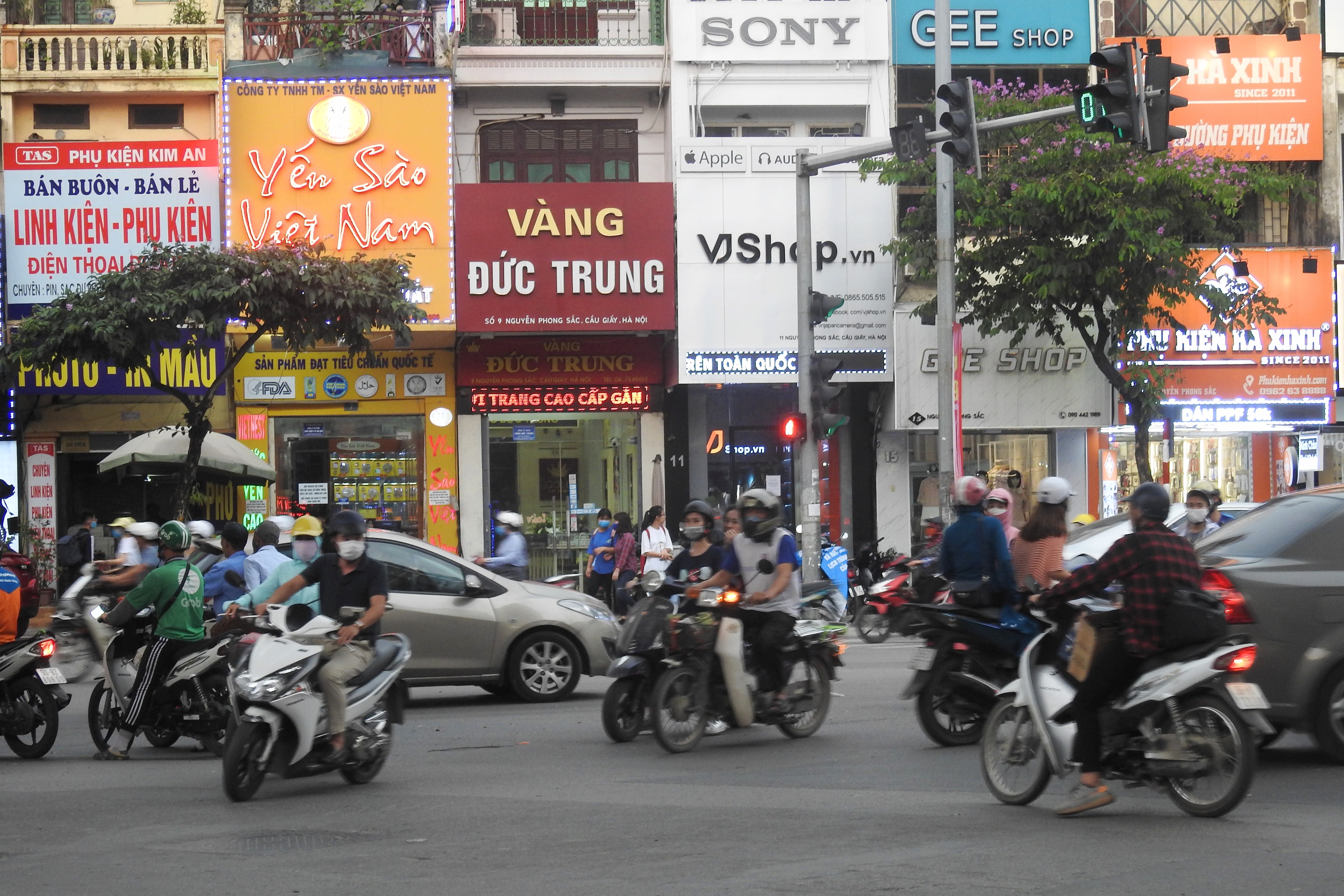 Nút giao thông dễ bị phạt ở Hà Nội: Ngã tư Xuân Thủy - Cầu Giấy - Trần Thái Tông - Nguyễn Phong Sắc - Ảnh 12. Nút giao thông dễ bị phạt ở Hà Nội: Ngã tư Xuân Thủy - Cầu Giấy - Trần Thái Tông - Nguyễn Phong Sắc - Ảnh 12.
