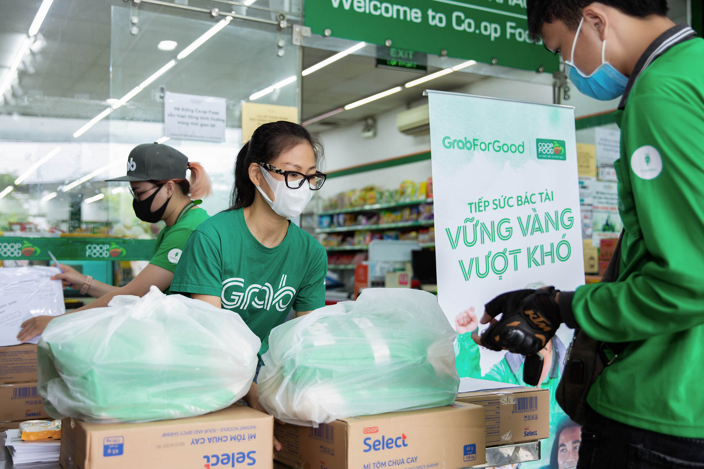 Thịt heo, bò Mỹ, tôm hùm... lên sàn thương mại điện tử, 'thời tới' cho ngành bán lẻ hậu Covid-19 - Ảnh 2. Thịt heo, bò Mỹ, tôm hùm... lên sàn thương mại điện tử, 'thời tới' cho ngành bán lẻ hậu Covid-19 - Ảnh 2.