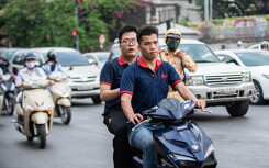 Quay xe bỏ chạy, tăng ga thông chốt khi gặp CSGT