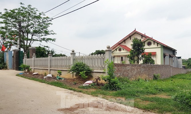 Cận cảnh biệt thự, nhà vườn trái phép 'mọc' trên đồi ở Ba Vì - Ảnh 10.
