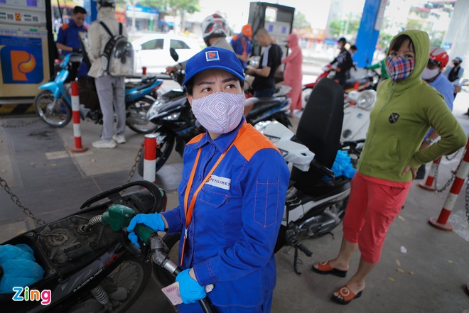 Bộ Công Thương không đồng ý dừng nhập khẩu xăng dầu - Ảnh 1. Bộ Công Thương không đồng ý dừng nhập khẩu xăng dầu - Ảnh 1.