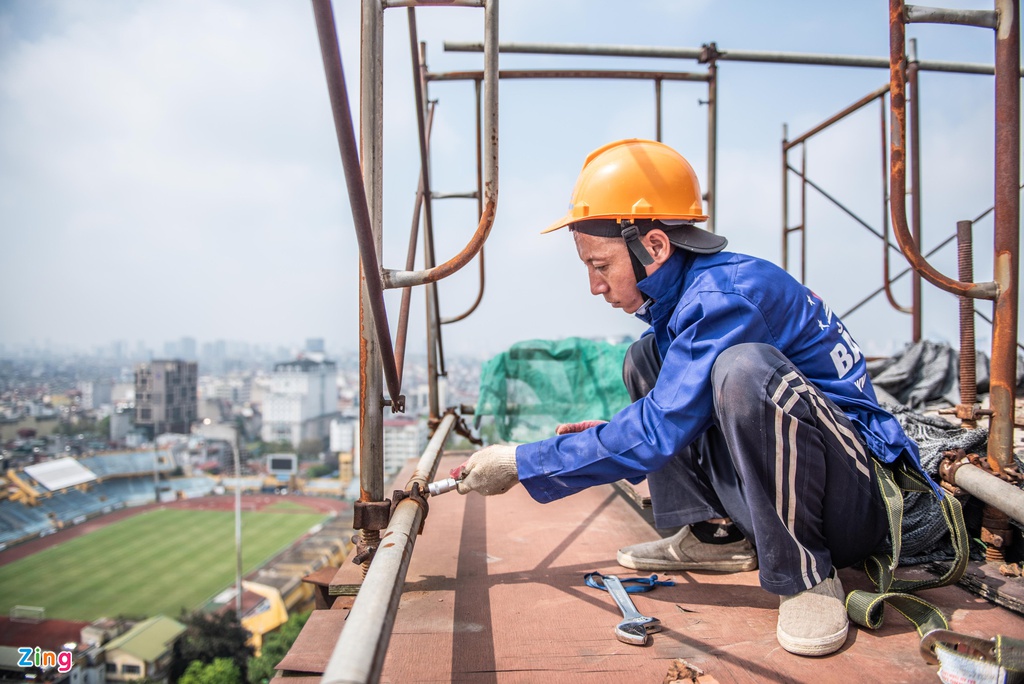 Phá dỡ vách kính, thiết bị điện nước tầng 18 tòa 8B Lê Trực - Ảnh 10. Phá dỡ vách kính, thiết bị điện nước tầng 18 tòa 8B Lê Trực - Ảnh 10.