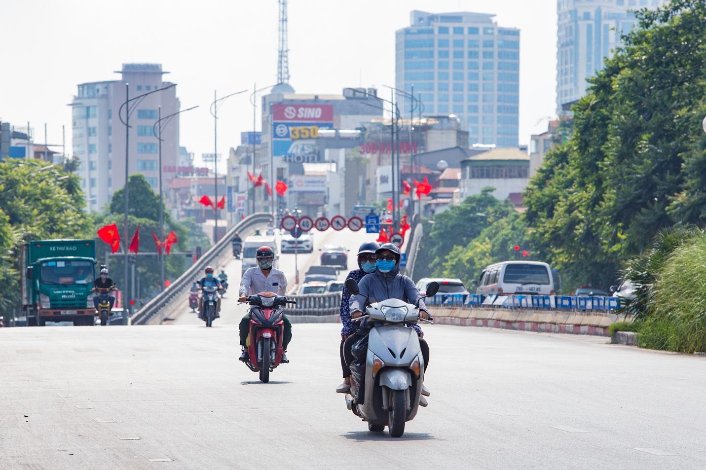 Cận cảnh 5 tuyến đường được mệnh danh đắt nhất hành tinh ở Hà Nội - Ảnh 4. Cận cảnh 5 tuyến đường được mệnh danh đắt nhất hành tinh ở Hà Nội - Ảnh 4.