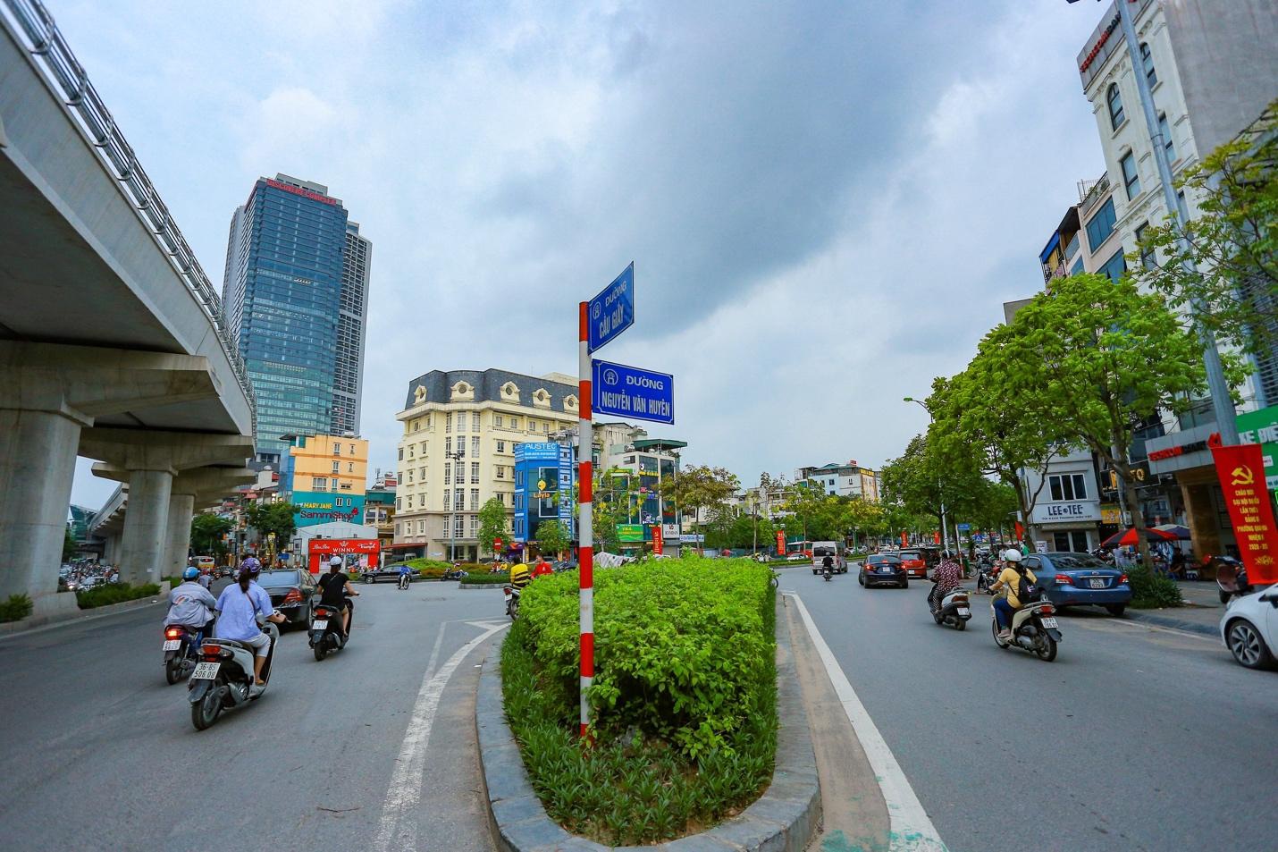 Cận cảnh 5 tuyến đường được mệnh danh đắt nhất hành tinh ở Hà Nội - Ảnh 6. Cận cảnh 5 tuyến đường được mệnh danh đắt nhất hành tinh ở Hà Nội - Ảnh 6.