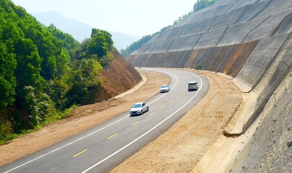 Chờ vốn tín dụng, nguy cơ “treo” cao tốc Bắc - Nam - Ảnh 1. Chờ vốn tín dụng, nguy cơ “treo” cao tốc Bắc - Nam - Ảnh 1.