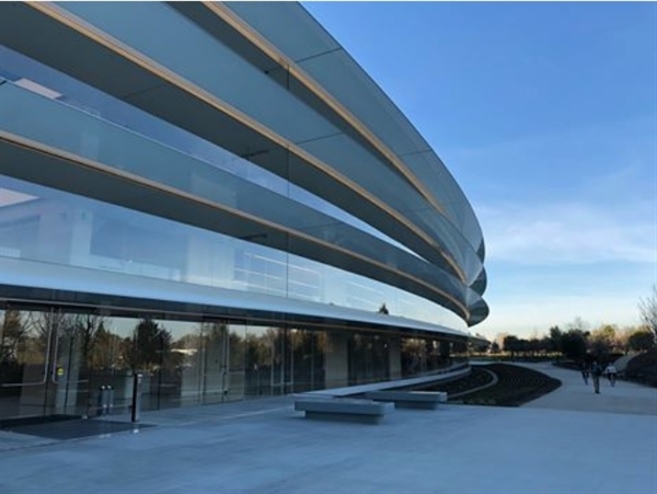Apple và Boeing bị thổi bay hàng chục tỉ USD vốn hóa vì Mỹ gia tăng trừng phạt Huawei - Ảnh 3. Apple và Boeing bị thổi bay hàng chục tỉ USD vốn hóa vì Mỹ gia tăng trừng phạt Huawei - Ảnh 3.