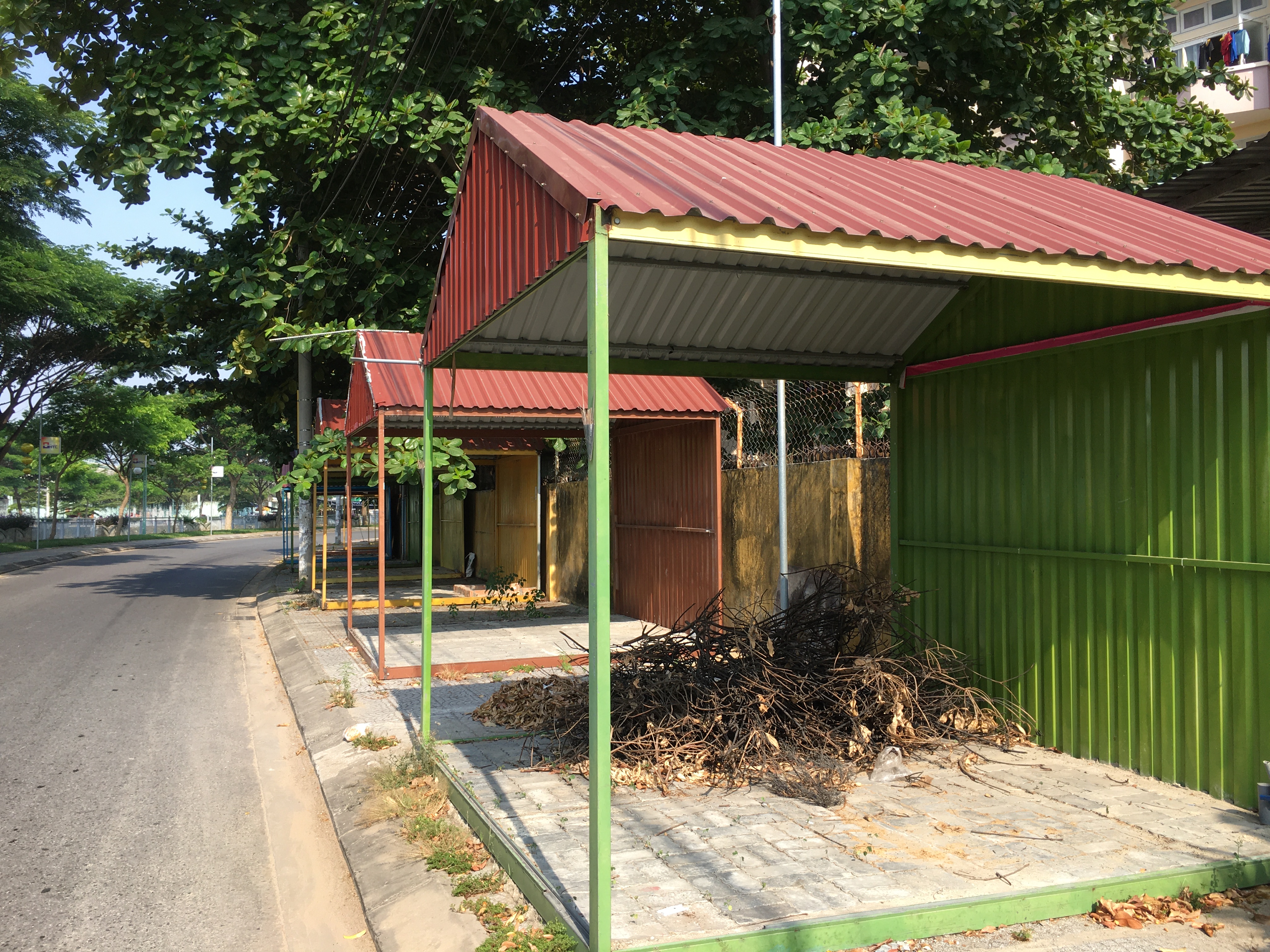 Hoang tàn chợ đêm ở Đà Nẵng - Ảnh 6. Hoang tàn chợ đêm ở Đà Nẵng - Ảnh 6.