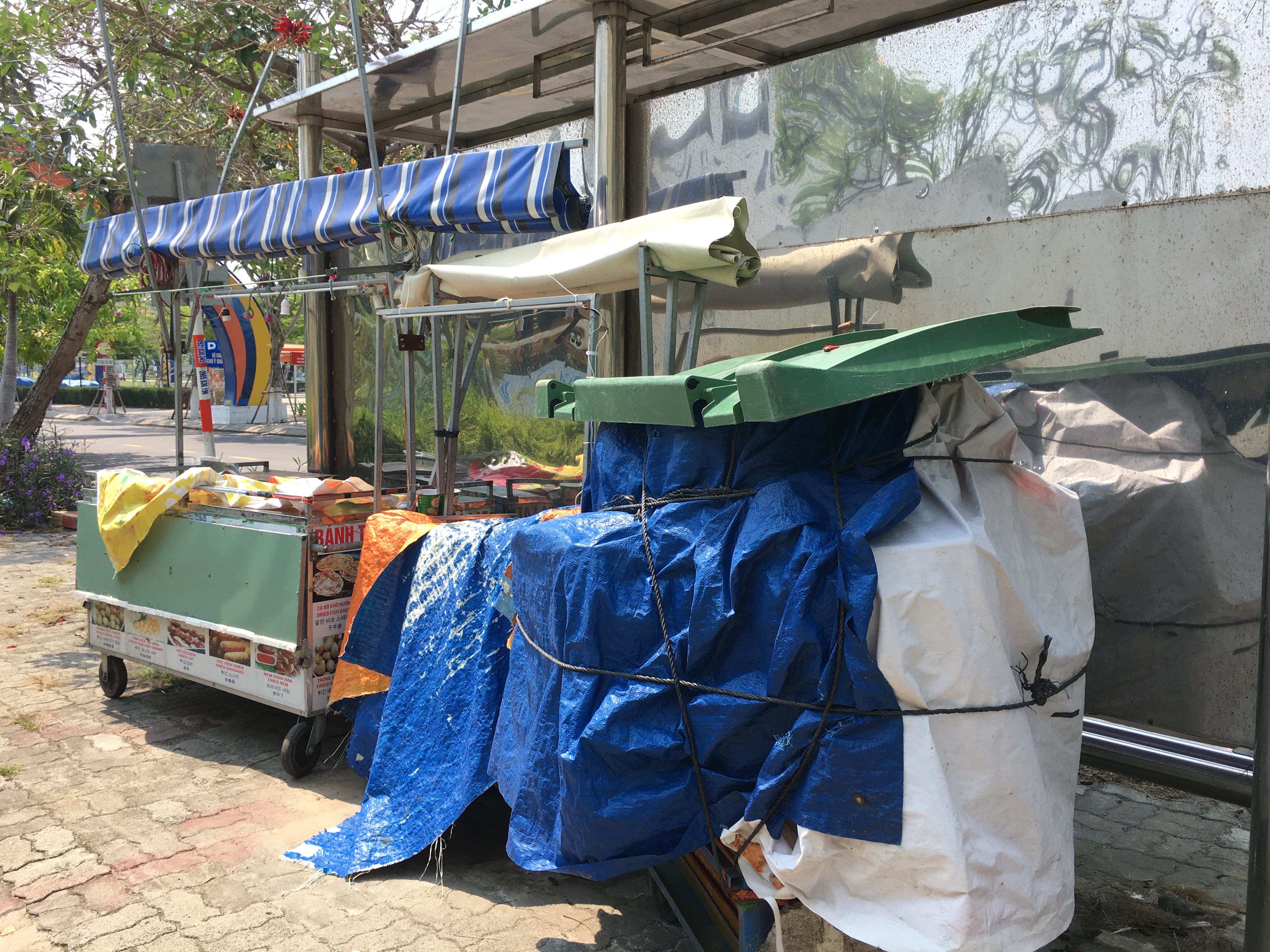 Hoang tàn phố đi bộ, chợ đêm ở Đà Nẵng - Ảnh 12. Hoang tàn phố đi bộ, chợ đêm ở Đà Nẵng - Ảnh 12.