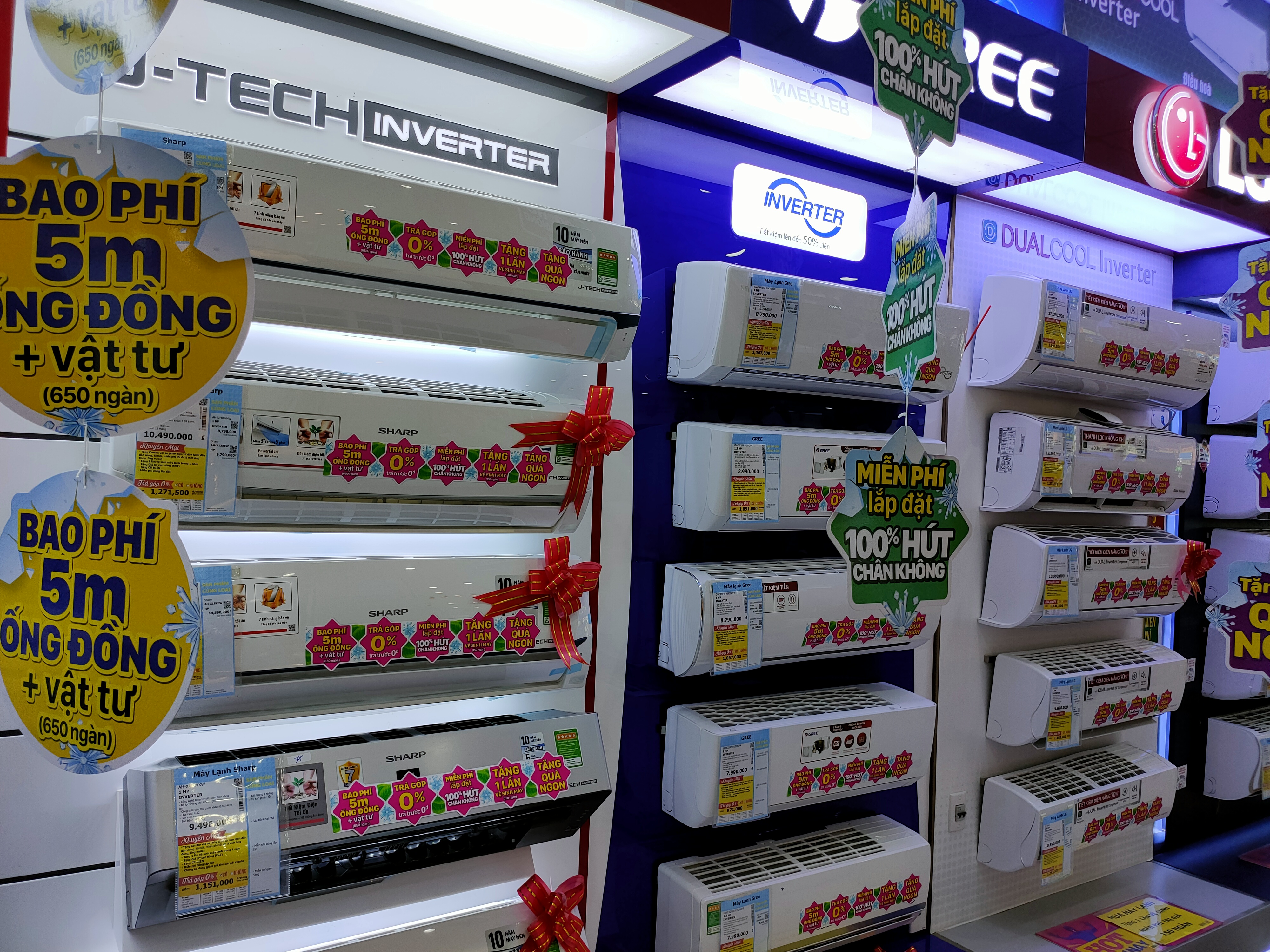 Điện lạnh giảm giá liên tục tung ưu đãi kích cầu trong mùa nóng - Ảnh 3. Điện lạnh giảm giá liên tục tung ưu đãi kích cầu trong mùa nóng - Ảnh 3.