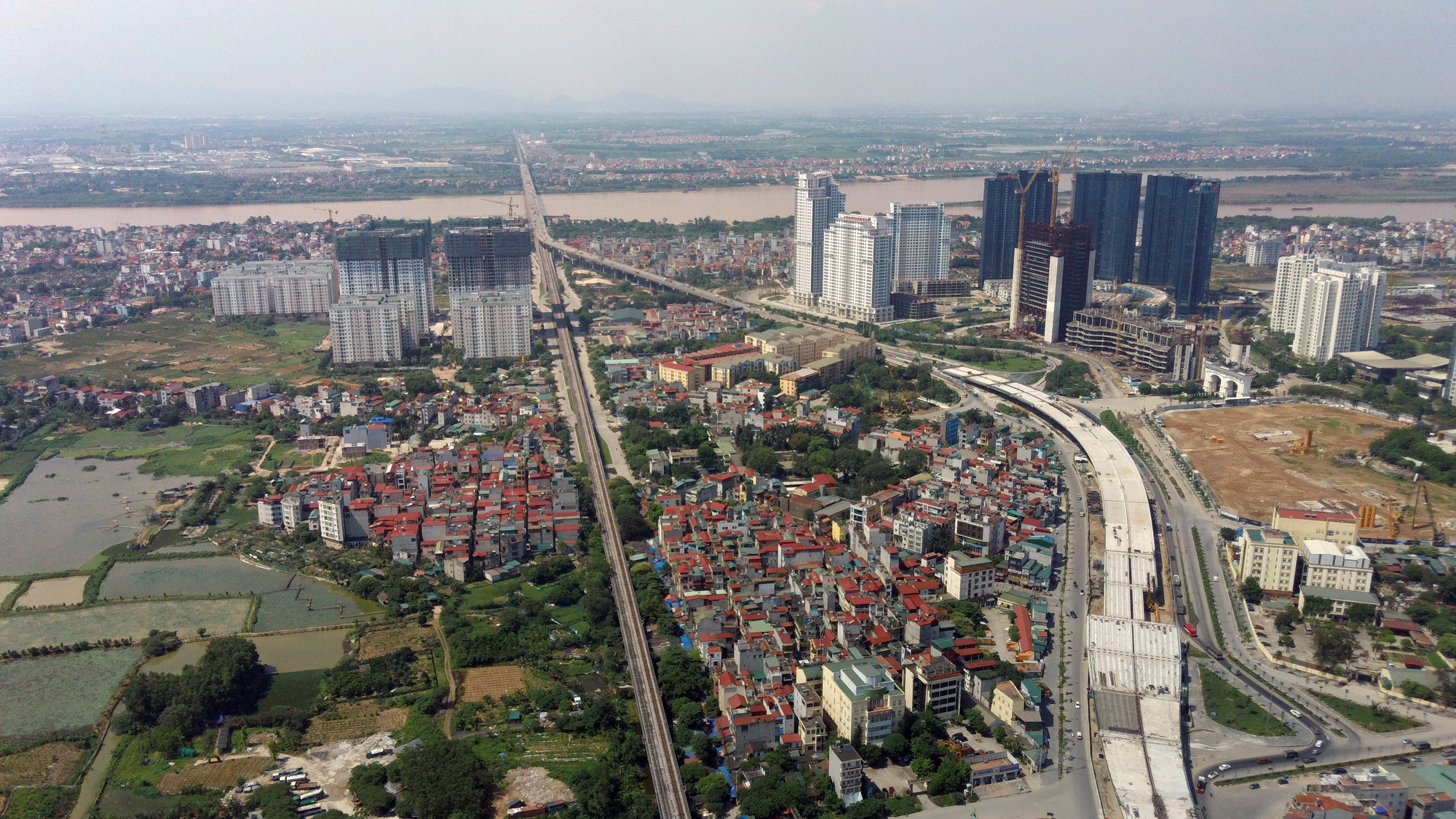 Vành đai 3 trên cao đoạn Mai Dịch - Nam Thăng Long đã 'hợp long', tháng 9/2020 thông xe - Ảnh 1. Vành đai 3 trên cao đoạn Mai Dịch - Nam Thăng Long đã 'hợp long', tháng 9/2020 thông xe - Ảnh 1.