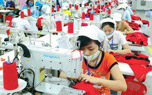 Đối tượng nào được vay vốn lãi suất 0% để trả lương người lao động bị ảnh hưởng dịch Covid-19, quy trình vay ra sao?